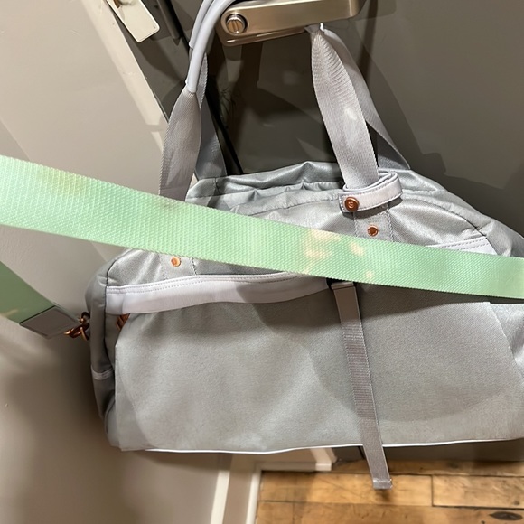 Lululemon All You Need Duffle - Picture 6 of 10